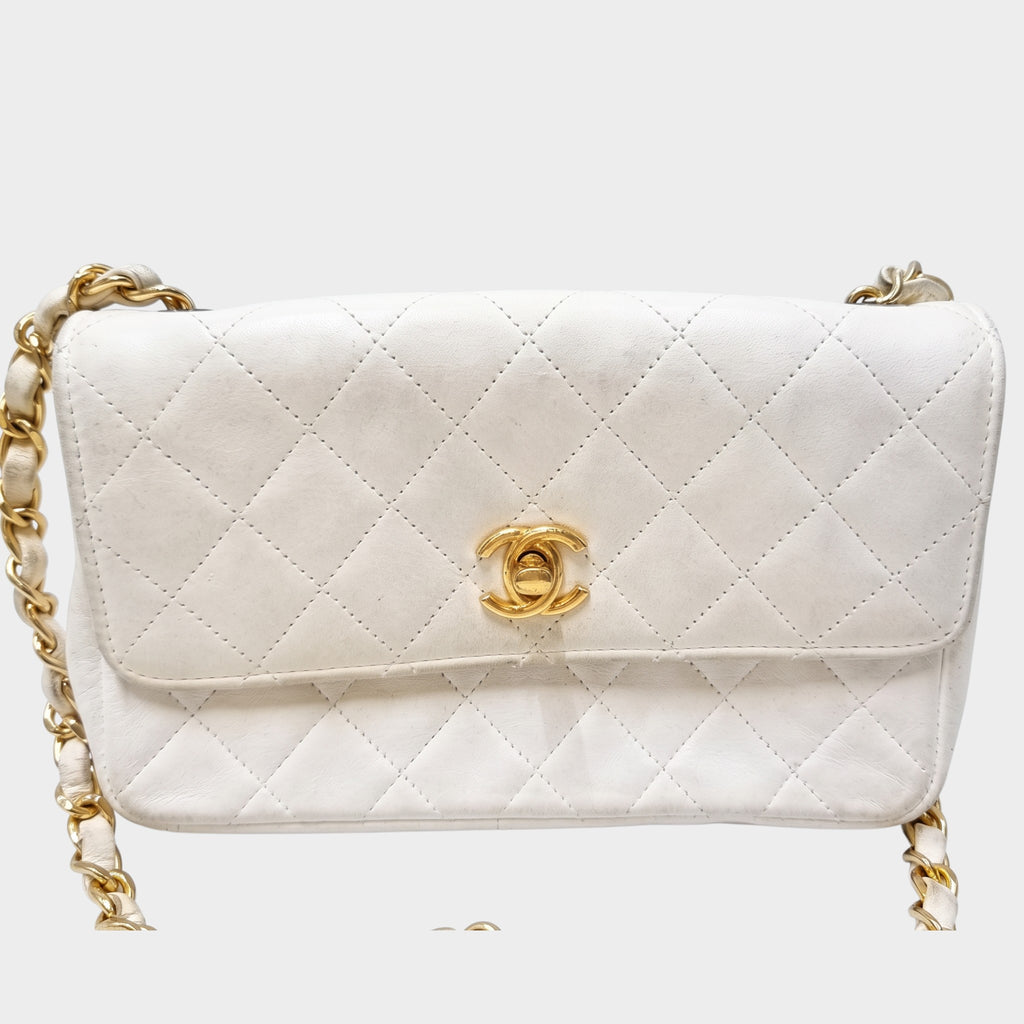 CHANEL Matelassé Chain Shoulder Bag, Lambskin, White, Tasche