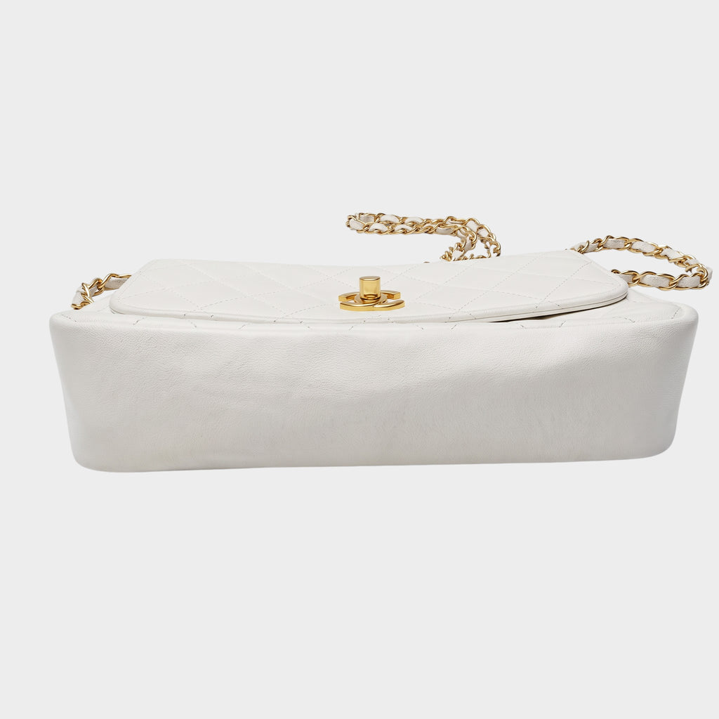 CHANEL Matelassé Chain Shoulder Bag, Lambskin, White, Tasche