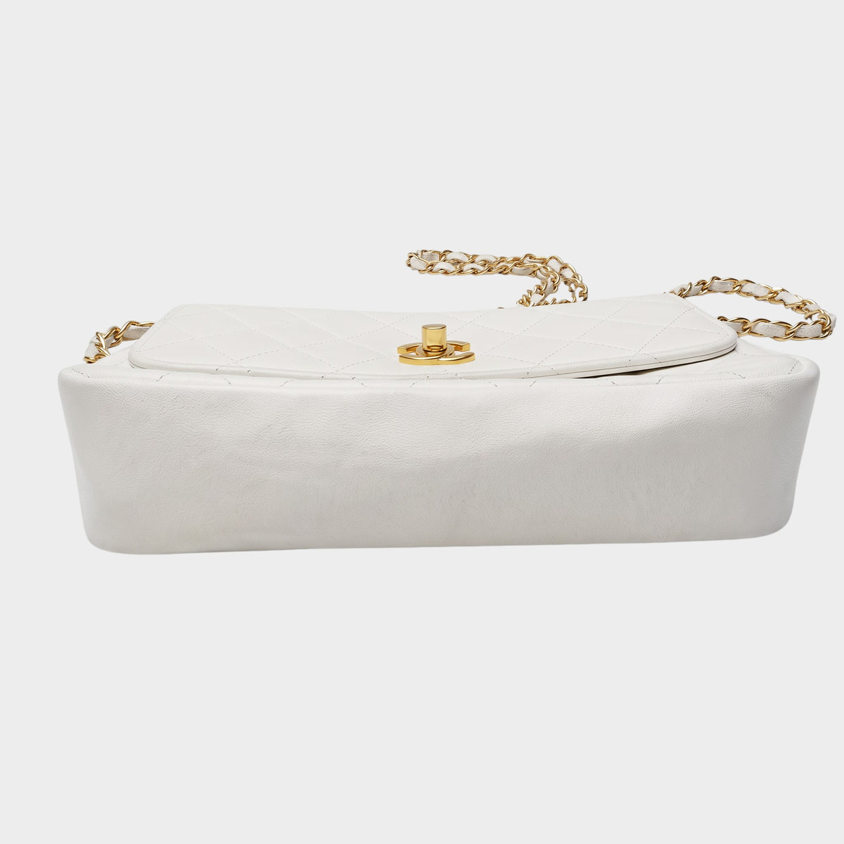 CHANEL Matelassé Chain Shoulder Bag, Lambskin, White, Tasche