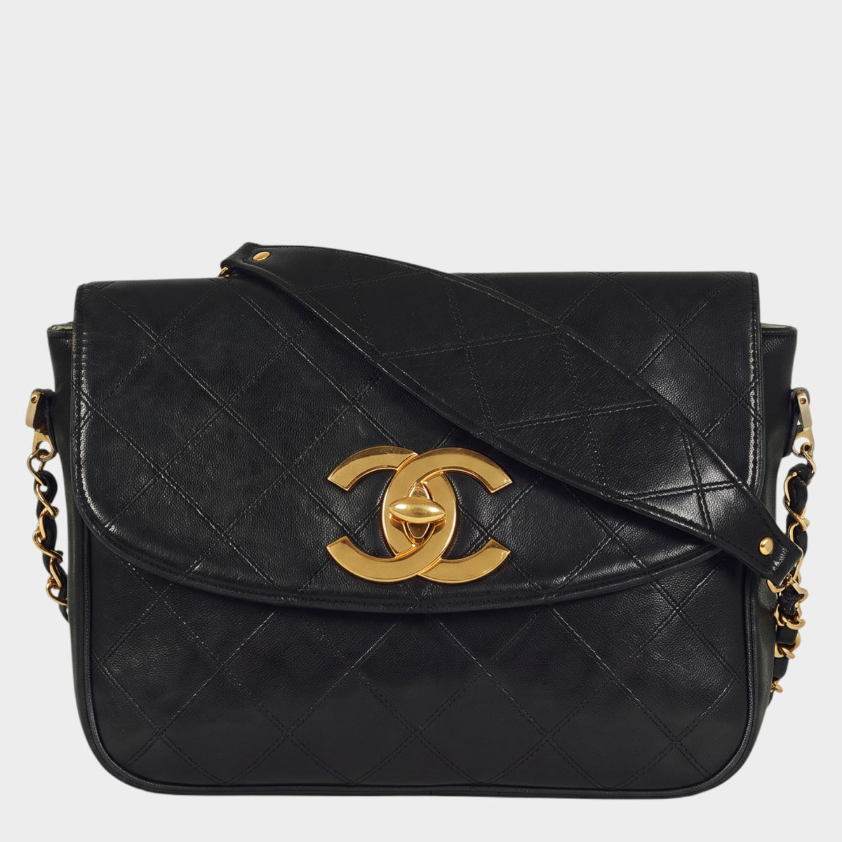 CHANEL Matelassé Bicolore Large Coco Mark Turnlock Tasche