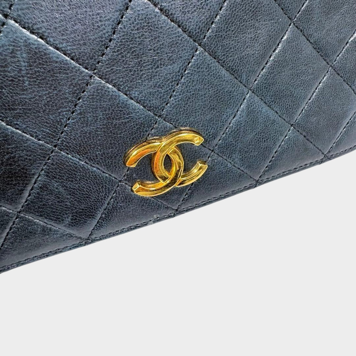 【CHANEL】Matelassé Chain Shoulder Bag, Black & Gold, Tasche