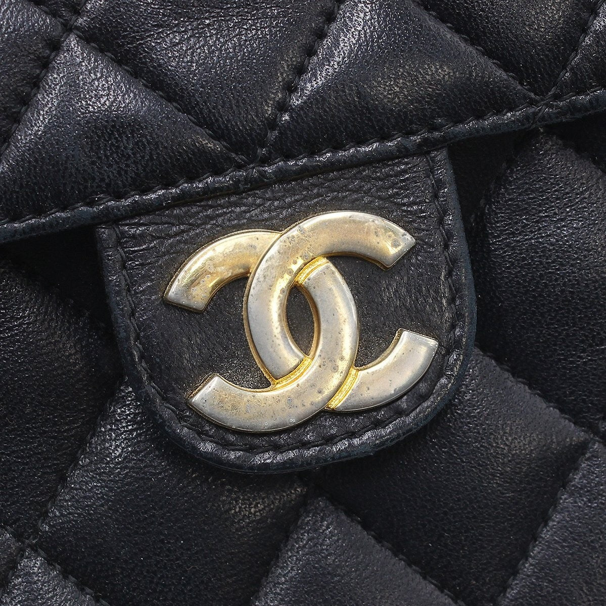 Chanel Matelassé Lambskin Push-Lock Chain Shoulder Tasche