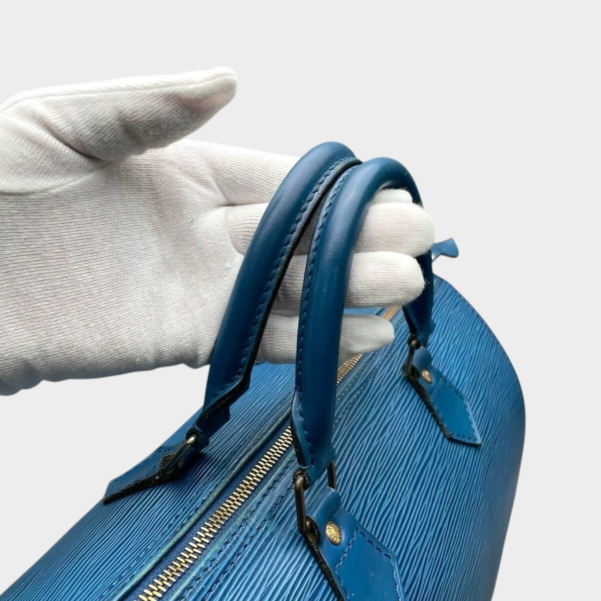 LOUIS VUITTON Epi Speedy 30 Handbag, Serial Number VI190