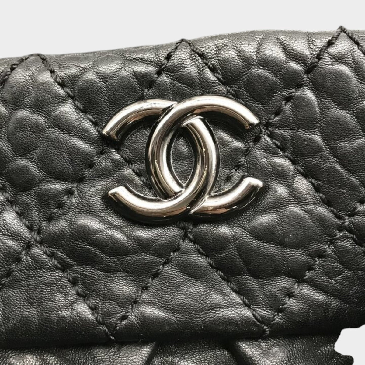 Excellent Condition CHANEL Coco Mark Matelassé Tasche