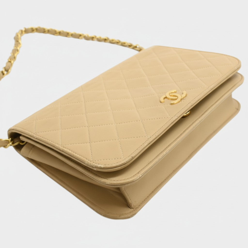 Chain Shoulder Bag Matelassé Coco Mark Leather Beige Tasche