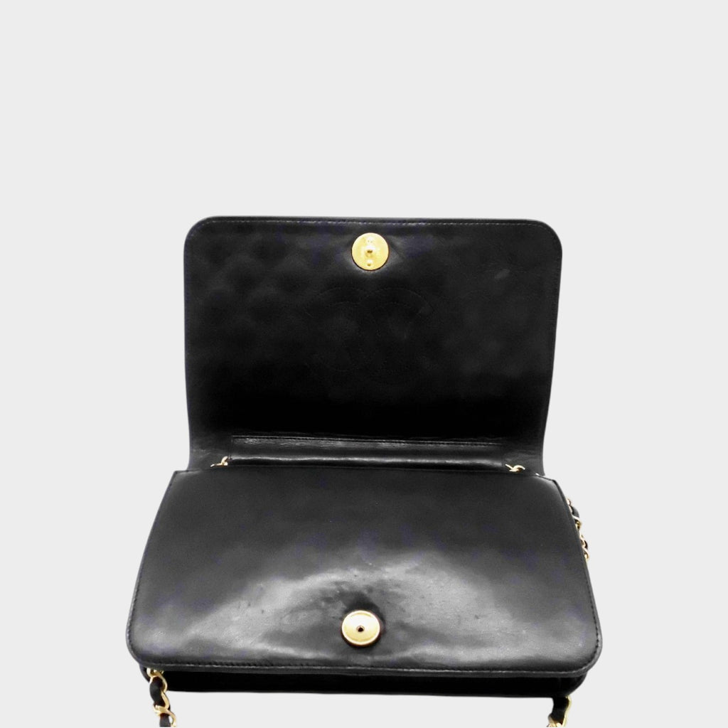 CHANEL Matelassé Chain Shoulder Bag, Push Lock, Tasche