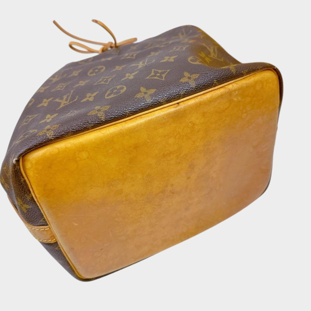 Louis Vuitton Monogram Drawstring Shoulder Bag Petit Noé, Tasche