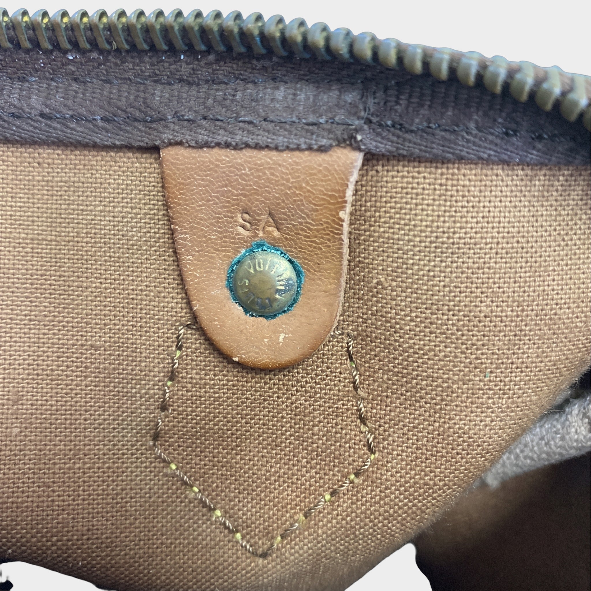LOUIS VUITTON Louis Vuitton Monogram Speedy Handbag