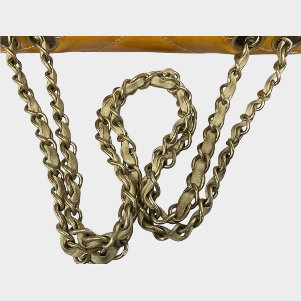 Authenticity verified CHANEL V-stitch enamel bag chain bag Tasche