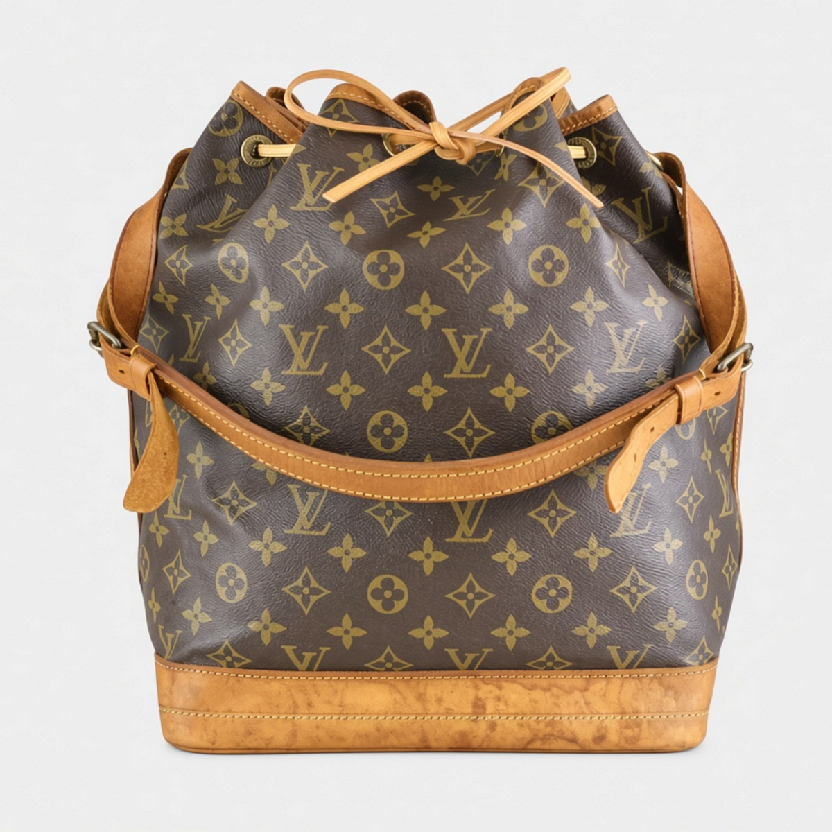 Louis Vuitton Monogram Noe Shoulder Bag/ Tasche