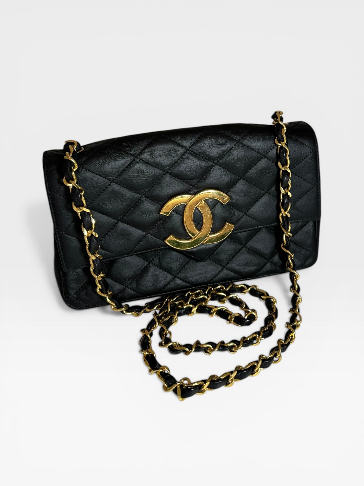 Excellent Condition Chanel Matelassé Large Coco Mark Push-Lock Lambskin Chain Shoulder Bag