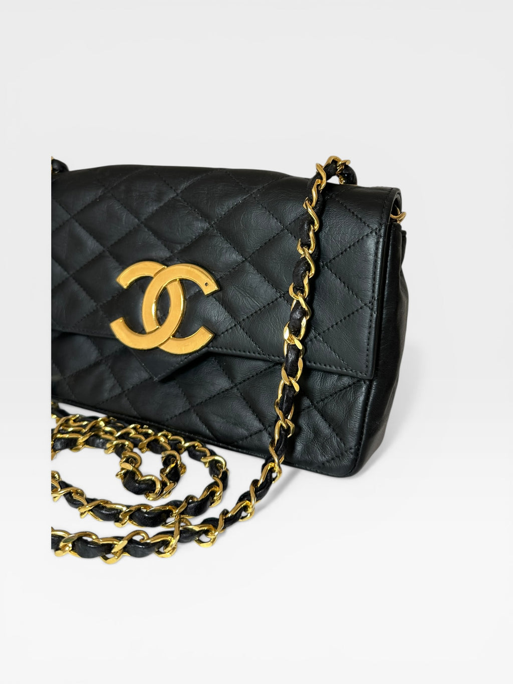 Excellent Condition Chanel Matelassé Large Coco Mark Push-Lock Lambskin Chain Shoulder Bag