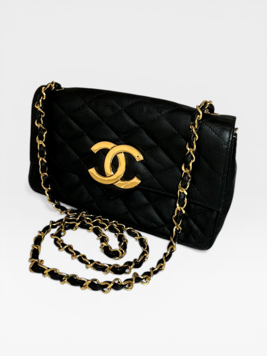 Excellent Condition Chanel Matelassé Large Coco Mark Push-Lock Lambskin Chain Shoulder Bag