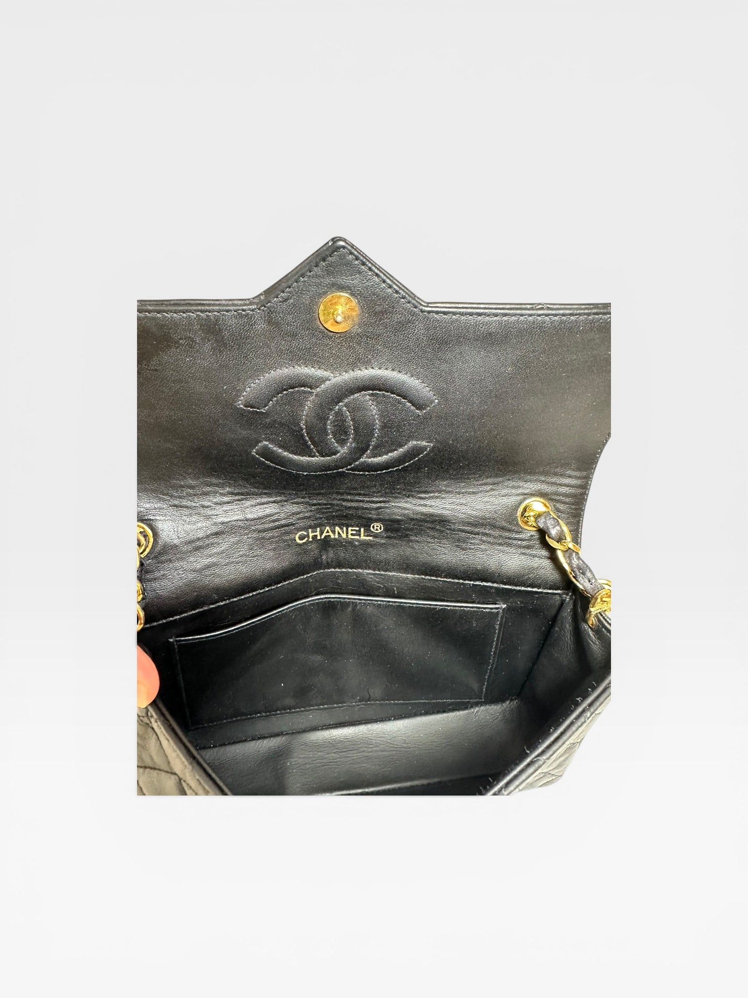 Excellent Condition Chanel Matelassé Large Coco Mark Push-Lock Lambskin Chain Shoulder Bag
