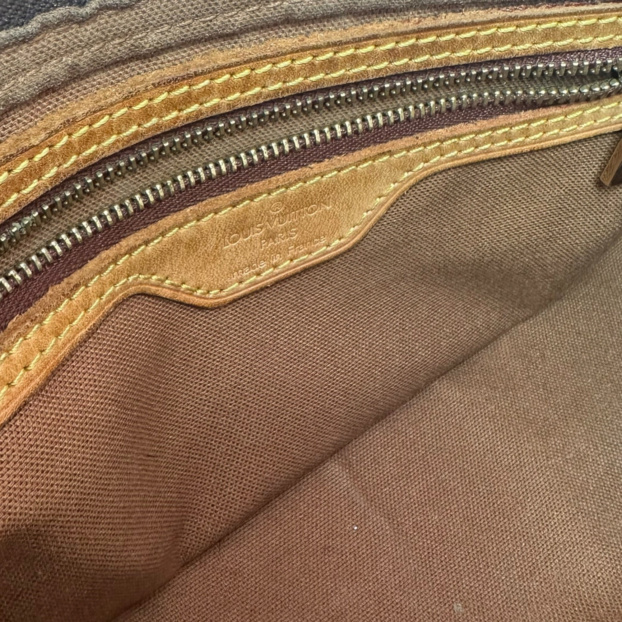 Louis Vuitton Monogram Trotteur Shoulder Bag, Crossbody Bag, M51240, Serial Number AR0072, Authentic