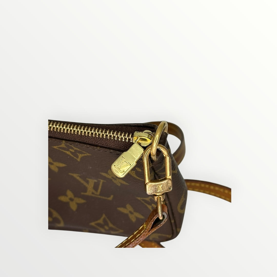 [Excellent Condition] LOUIS VUITTON Pochette Accessoires Louis Vuitton Monogram Pochette Accessoires Pouch
