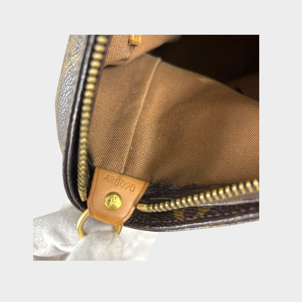 LOUIS VUITTON Monogram Tote Bag AR0090