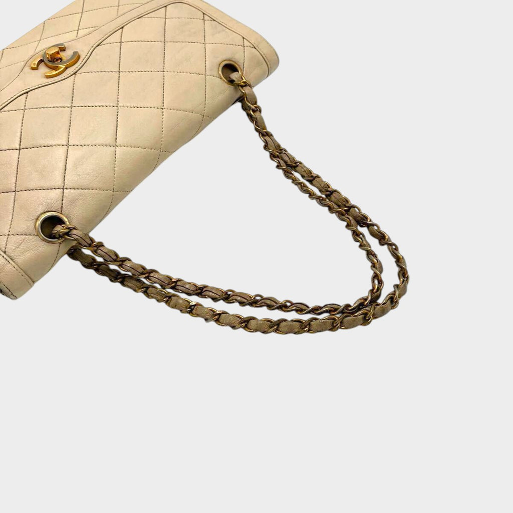 CHANEL Matelassé Chain Shoulder Bag, Double Flap, Lambskin, Turnlock Tasche