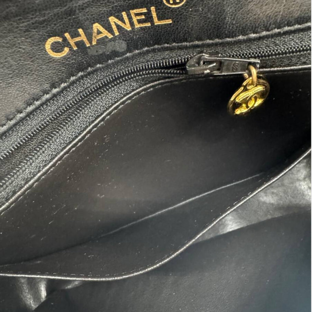 CHANEL Matelassé Bicolore Large Coco Mark Turnlock Tasche