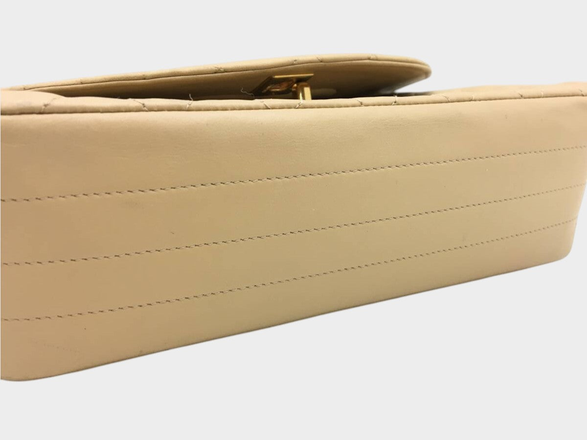 CHANEL Matelassé Lambskin Bag, Beige, Gold Hardware, Single Flap ■(H×W×D): Approx. 15.5cm×22.5cm×7.0cm
