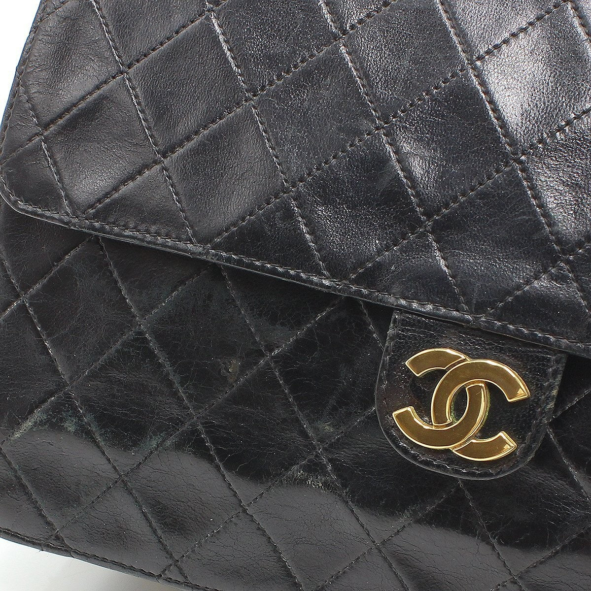 Chanel Matelassé Push-Lock Chain Tasche Bag, Black with Gold