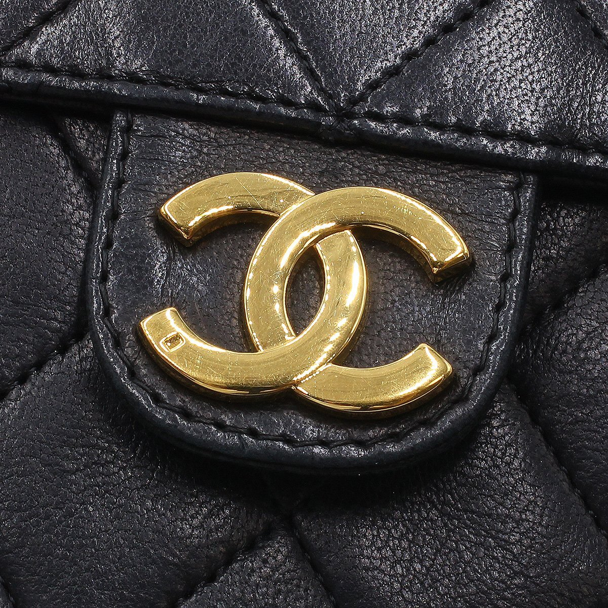 Chanel Matelassé Lambskin Push-Lock Chain Tasche Bag W22cm Black