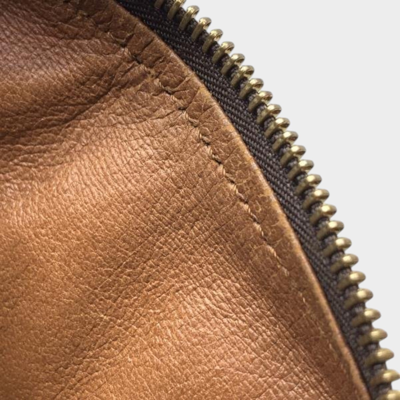 LOUIS VUITTON M40711 Papillon 26 Monogram Handbag, Cylindrical, Brown, Zipper Closure, Discontinued Item, Early Mode