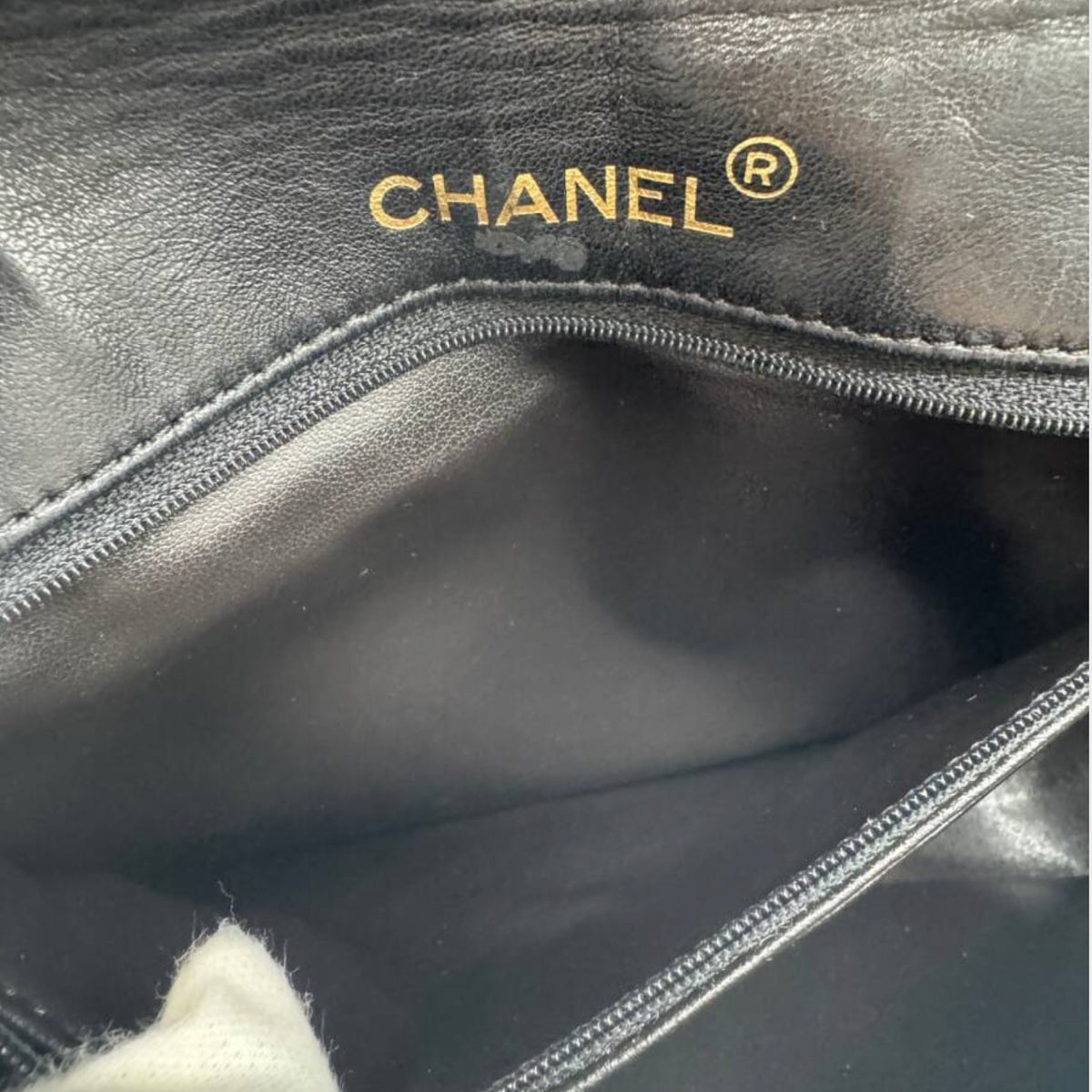 CHANEL Matelassé Bicolore Large Coco Mark Turnlock Tasche