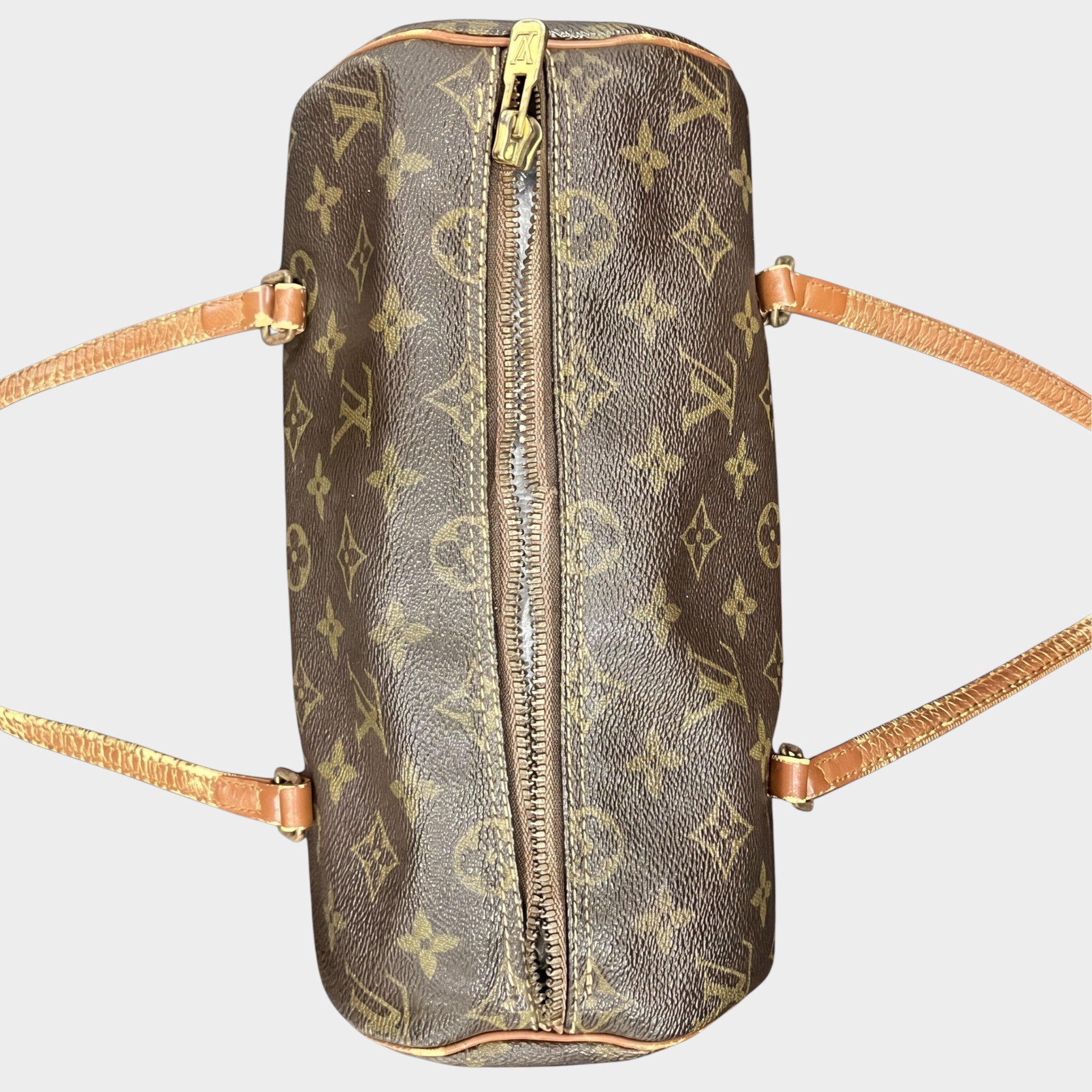 LOUIS VUITTON Monogram 843 Papillon 25 handbag. Louis Vuitton. Foldable for shipping. Zipper closure not possible.