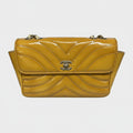 Authenticity verified CHANEL V-stitch enamel bag chain bag Tasche
